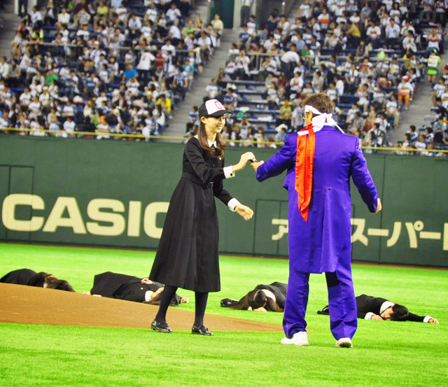 中条あやみ in 「北海道日本ハムvs福岡ソフトバンク」戦・始球式