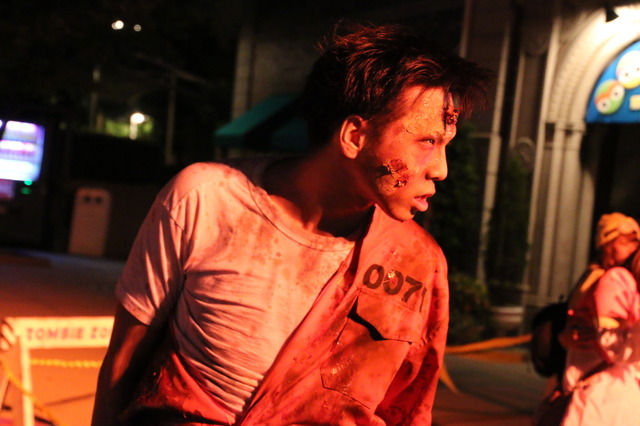 “スーパー・ゾンビ”／「ストリート・ゾンビ」 in ユニバーサル・サプライズ・ハロウィーン