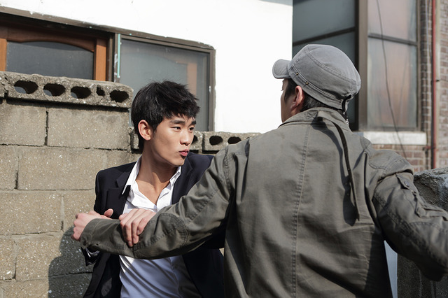 キム・スヒョン『シークレット・ミッション』-(C) 2013 michigan venture capital and mcmc ALL RIGHTS RESERVED.