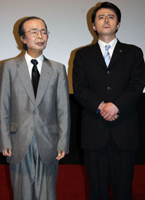 福田首相、安倍前首相のモノマネをする渡部又兵衛と福本ヒデ