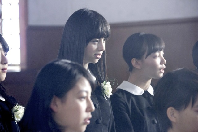 “オフィーリアの歌”合唱／『劇場版 零～ゼロ～』（C）2014『劇場版　零～ゼロ～』製作委員会