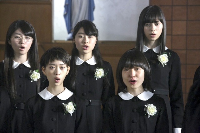 “オフィーリアの歌”合唱／『劇場版 零～ゼロ～』（C）2014『劇場版　零～ゼロ～』製作委員会