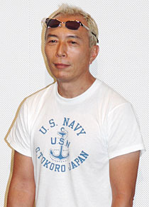 ポニョの父・フジモト役の所ジョージ。