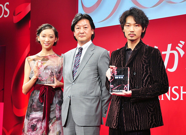 杏＆綾野剛／「第36回読者が選ぶ・講談社広告賞」贈賞式