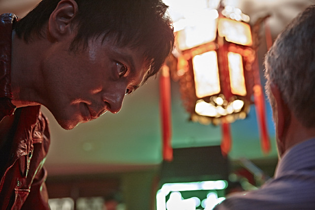 『泣く男』-(C) 2014 CJ E&M Corporation, All Rights Reserved