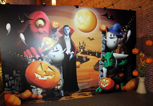 ハロウィーンイベント「WE ARE HALLOWEENS」 in イクスピアリ（東京ディズニーリゾート内）