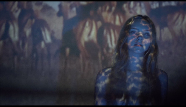 紀里谷和明が手がけた「毛皮反対プロジェクト」