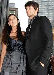 大人の雰囲気漂わせるおしどり夫婦　アシュトン・カッチャー＆デミ・ムーア