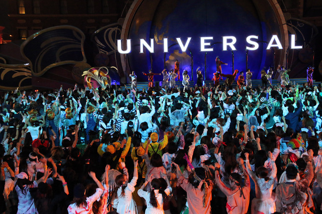 USJのハロウィン・スペシャルイベント「スペシャル・ゾンビ・モブ」の様子