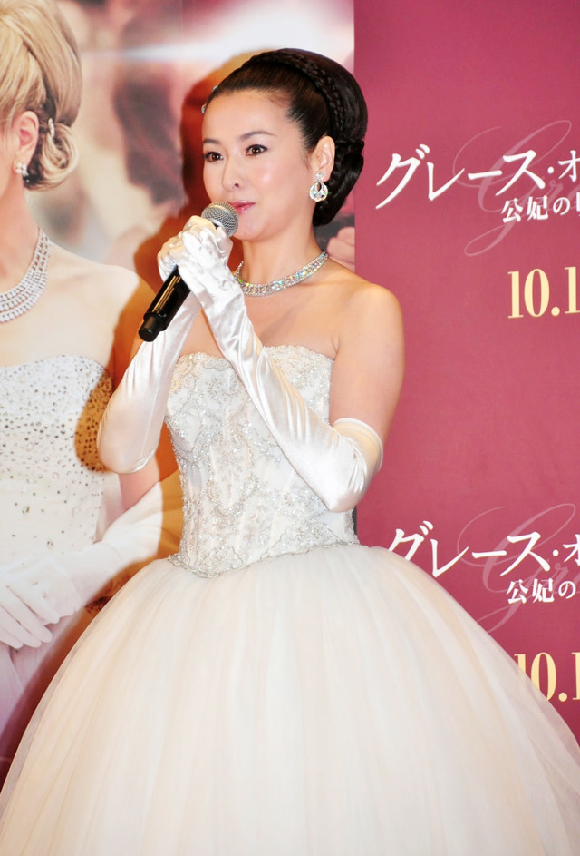 総額1億円の輝き…「ヴァン クリーフ＆アーペル」と檀れい／『グレース・オブ・モナコ 公妃の切り札』女性限定試写会にて