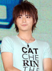 『ホームレス中学生』主演の小池徹平。