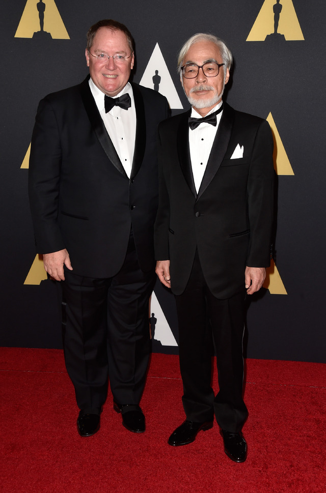 アカデミー賞名誉賞を受賞した宮崎駿＆ジョン・ラセター-(C) Getty Images