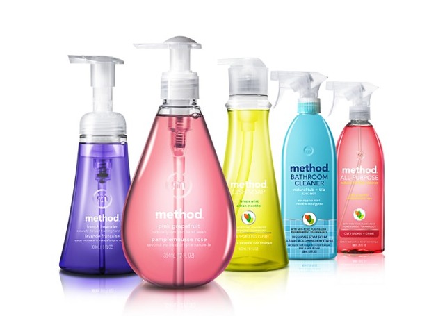 カラフルで香りのラインナップも多いメソッド。お洒落なパッケージデザインで、リビングに置いておいても部屋に馴染む。