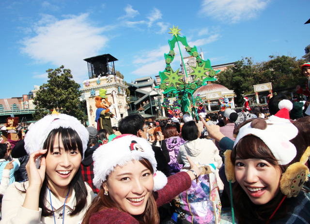那波（右）＆中村裕香里（左）／「ディズニー・クリスマス」 in 東京ディズニーシー