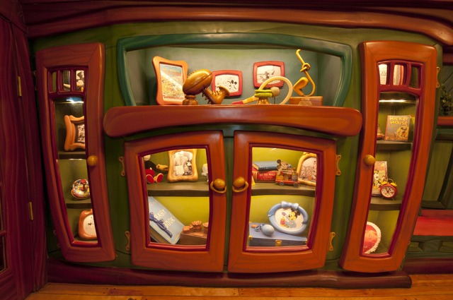 キャビネットや棚／リビングルーム