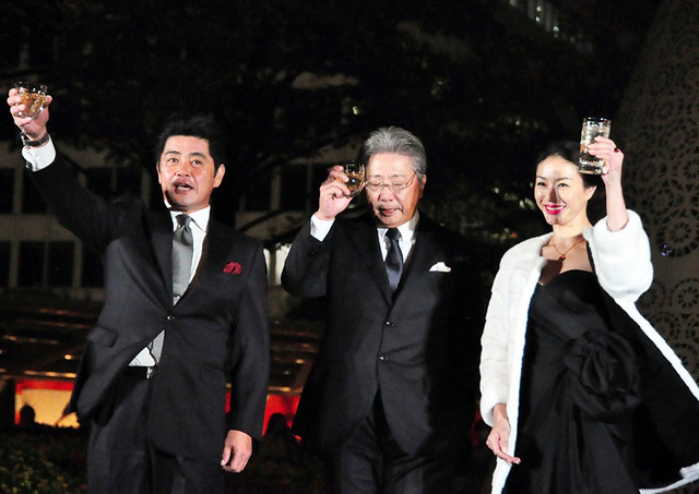 伊集院静＆工藤公康＆井川遥／ウイスキーヒルズ 2014 イルミネーション点灯乾杯式