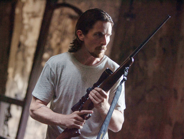 クリスチャン・ベイル主演作『ファーナス／訣別の朝』 -(C) 2013 Furnace Films, LLC All Rights Reserved.