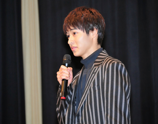 “壁ドン”の立役者・山崎賢人／『L・DK』ハイタッチ会