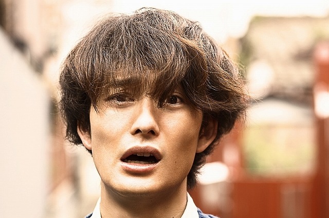 岡田将生（不運続きの救急隊員）／『エイプリルフールズ』-(C) フジテレビジョン