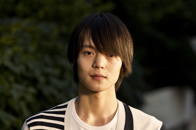 窪田正孝（告白される大学生）／『エイプリルフールズ』-(C) フジテレビジョン