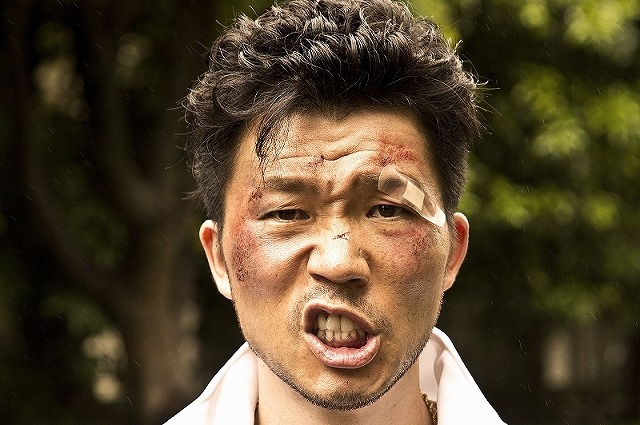 高橋努（従順な舎弟）／『エイプリルフールズ』-(C) フジテレビジョン