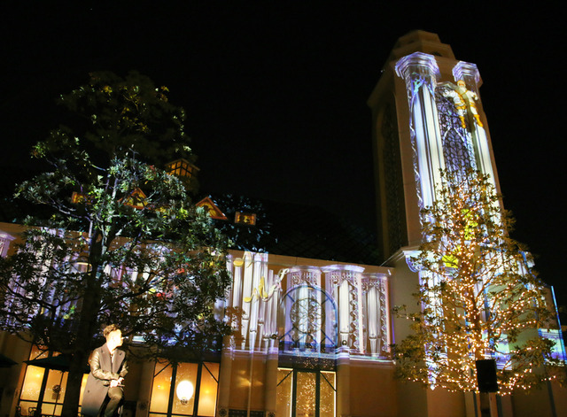 新曲を披露した、清水翔太／クリスマス限定プロジェクション・マッピングショー「クリスマス・キャロル・クロック」 in イクスピアリ