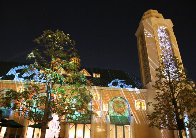 新曲を披露した、清水翔太／クリスマス限定プロジェクション・マッピングショー「クリスマス・キャロル・クロック」 in イクスピアリ