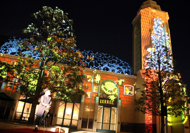 新曲を披露した、清水翔太／クリスマス限定プロジェクション・マッピングショー「クリスマス・キャロル・クロック」 in イクスピアリ