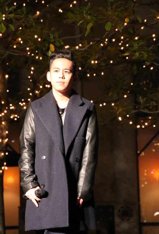 新曲を披露した、清水翔太／クリスマス限定プロジェクション・マッピングショー「クリスマス・キャロル・クロック」 in イクスピアリ