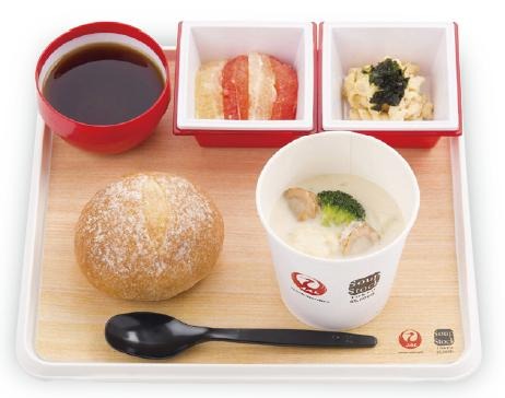 スープストックトーキョーのJAL国際線機内食“AIR シリーズ”。来年の2月28日（土）まで対象路線のプレミアムエコノミークラス・エコノミークラスにて提供される。