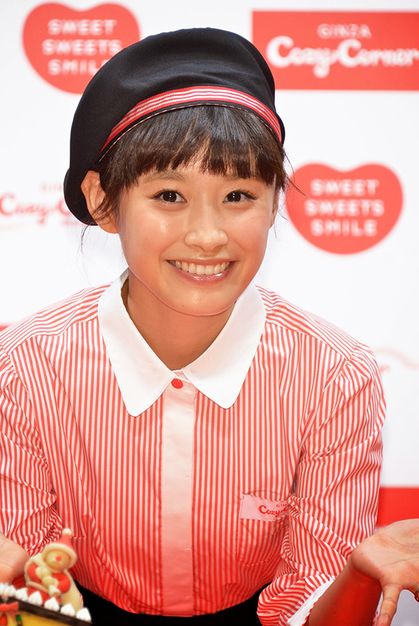 高橋愛／「夢のクリスマスケーキコンテスト2014」