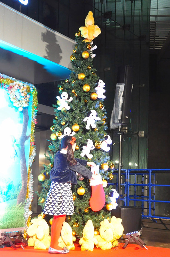 本田望結ちゃん／TOHOシネマズ×『I LOVE スヌーピー THE PEANUTS MOVIE』クリスマスツリー・イルミネーション点灯式