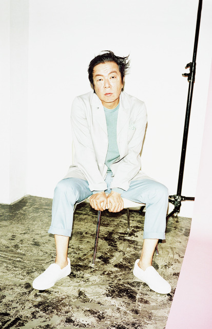 古田新太が女装で怪しく……レディスファッションのイメージビジュアルに