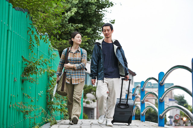 『自由が丘で』-(C) 2014 Jeonwonsa Film Co. All Rights Reserved.