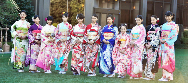 オスカープロモーション年末恒例“晴れ着撮影会”