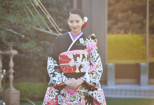 河北麻友子／オスカープロモーション年末恒例“晴れ着撮影会”