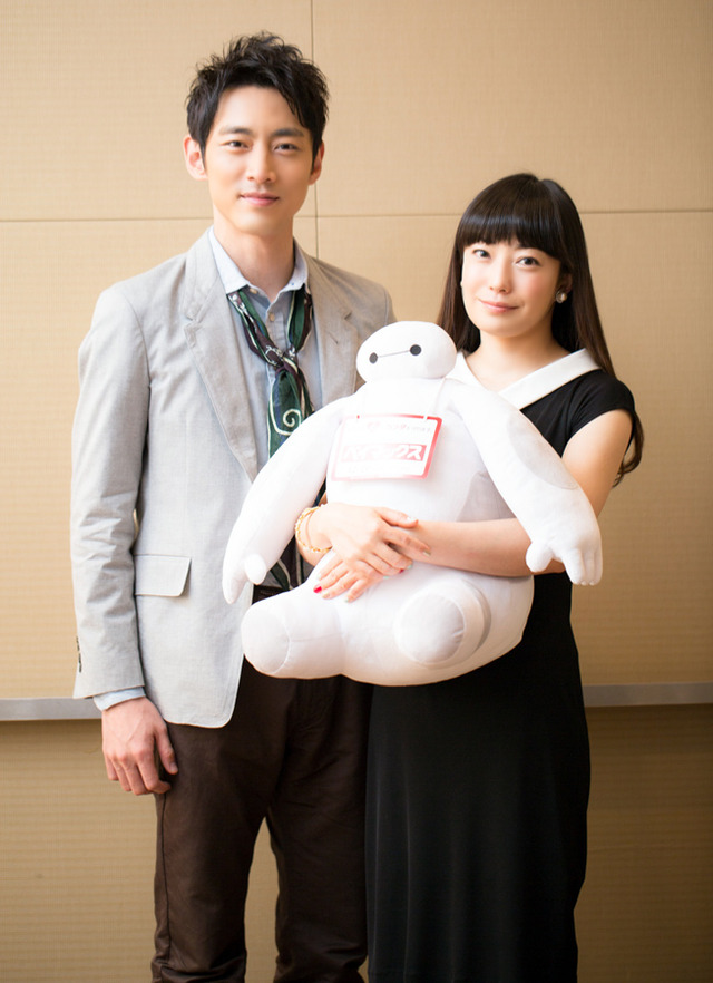 菅野美穂×小泉孝太郎『ベイマックス』／Photo：Nahoko Suzuki