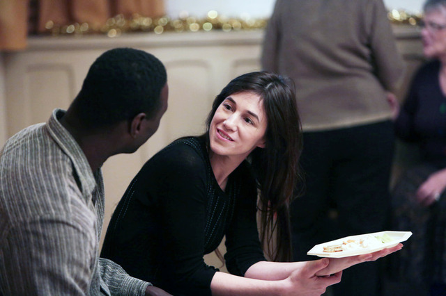 シャルロット・ゲンズブール＆オマール・シー／『サンバ』-(C) Quad - Ten Films - Gaumont - TF1 Films Productions - Korokoro