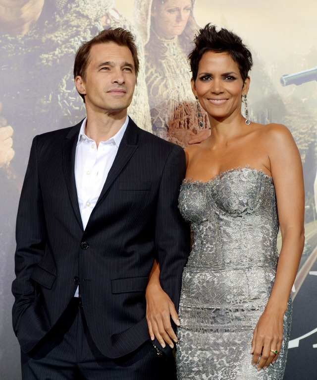 オリヴィエ・マルティネス＆ハル・ベリー-(C) Getty Images