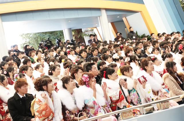 新成人たち／平成26年度浦安市成人式 in 東京ディズニーランド