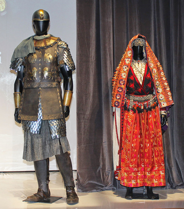『エクソダス：神と王』の世界観を再現した衣装