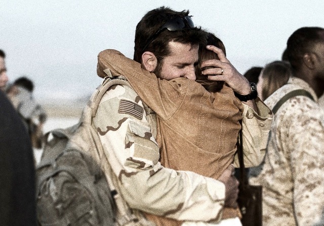 『アメリカン・スナイパー』　（C）2014 VILLAGE ROADSHOW FILMS (BVI) LIMITED, WARNER BROS. ENTERTAINMENT INC. AND RATPAC-DUNE ENTERTAINMENT LLC