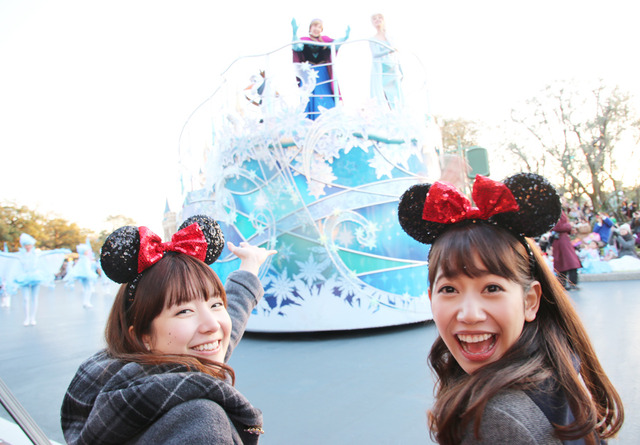 スペシャルイベント「アナとエルサのフローズンファンタジー」中に開催される『アナ雪』ミニパレード in 東京ディズニーランド