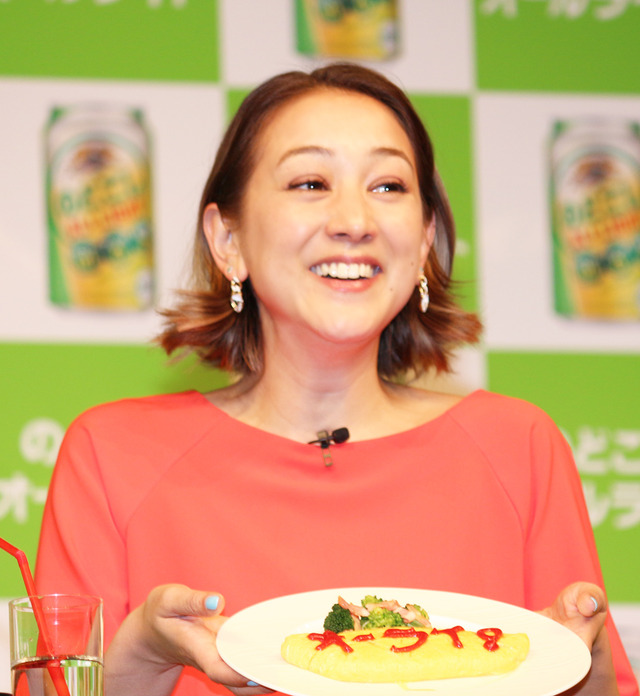 オーライパパたちの手料理に舌鼓をうつ、SHELLY／「キリン のどごし オールライト」新CM発表会