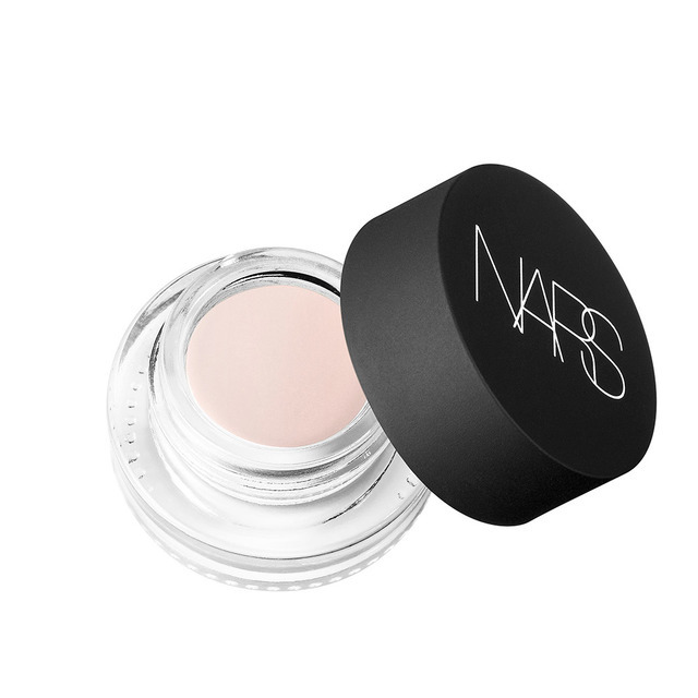 「NARS アイペイント 8152（Porto Venere）」は、アイカラーベースとしてもライナーとしても使用可能