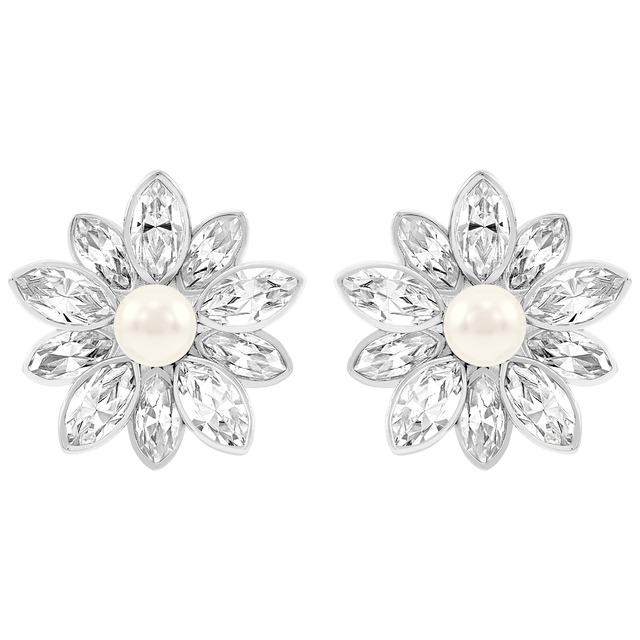 クリスタル・パールがロマンティックさを演出する「シンデレラ イヤリング」12,528円。Disney Elements &copy; DISNEY