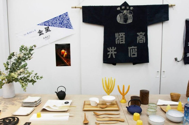 ワインや食品以外にも、器やグッズなどのアイテムも見つかる。