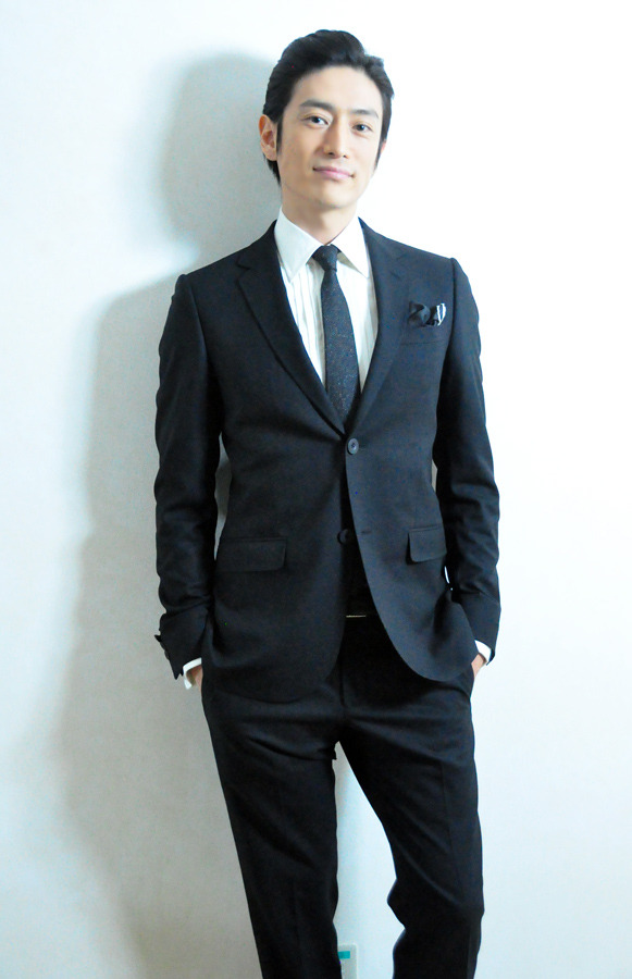 伊勢谷友介／Photo:Naoki Kurozu