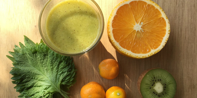 カフェでは、グリーンスムージーの基本を学べるベーシック講座も開催される。