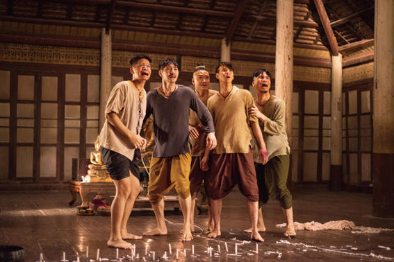 マーク(声／小野大輔)＆メガネのドゥー（声／櫻井孝宏）＆パイナップル頭のプアック声／伊丸岡篤)＆ノミの心臓を持つシン（声／福山潤)）＆ヒゲ面のエー（声／神谷浩史）